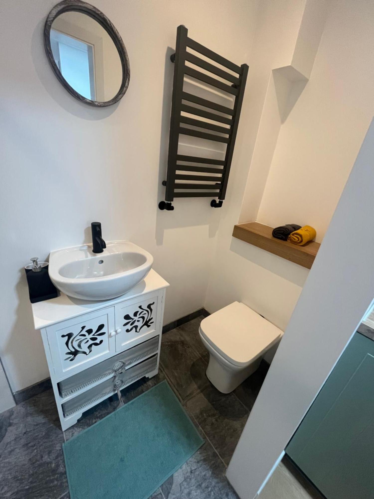 Apartamento Teddington Little Gem Londres Exterior foto